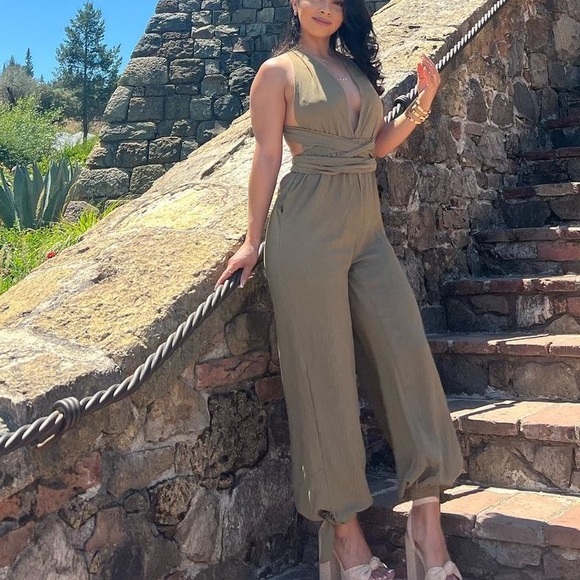 Army green jumpsuit open back ! Super comfy ! - Picture 3 of 3